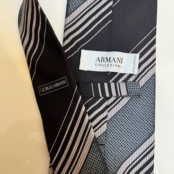 Giorgio Armani Silk tie - Picture 2 of 5